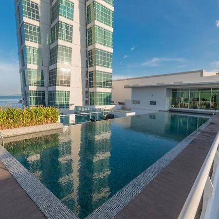Maritime Luxury Suites George Town Exterior foto