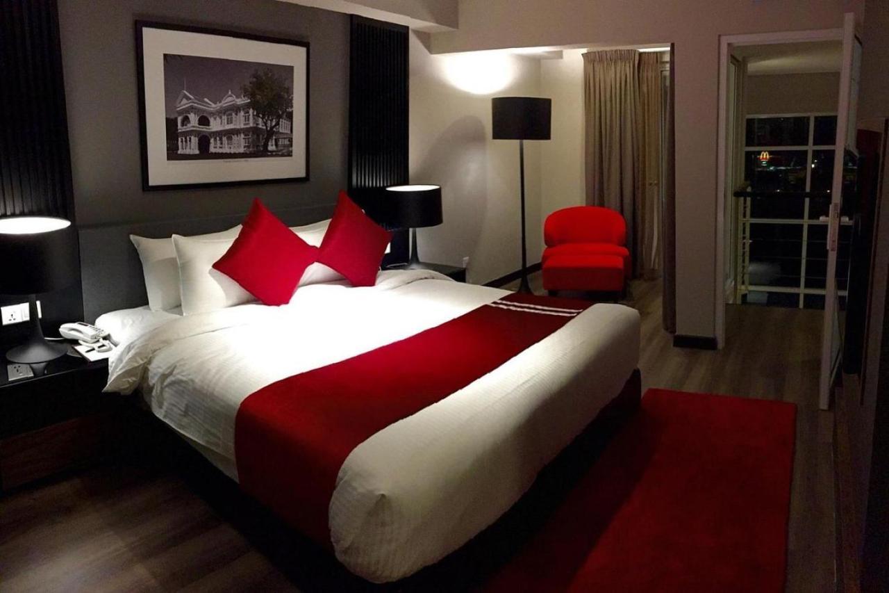 Maritime Luxury Suites George Town Exterior foto