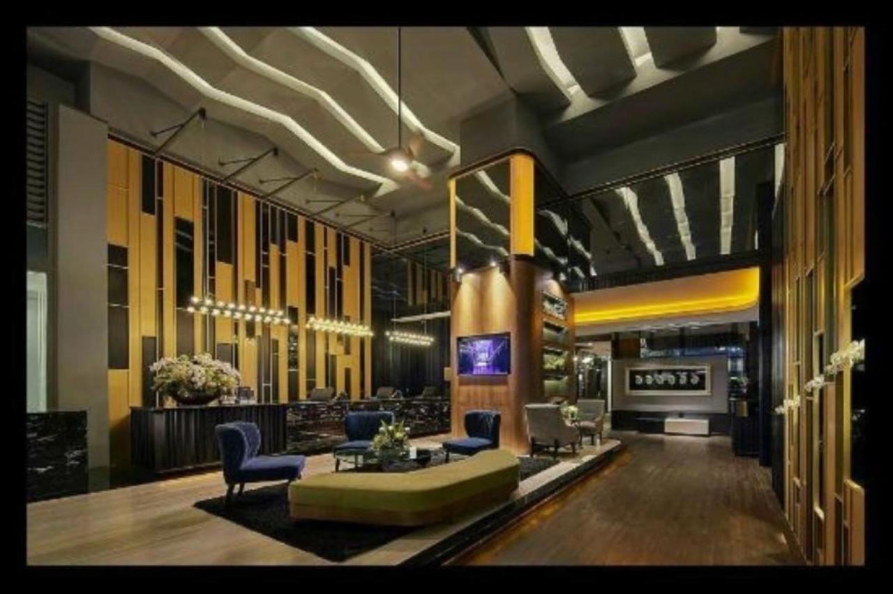 Maritime Luxury Suites George Town Exterior foto